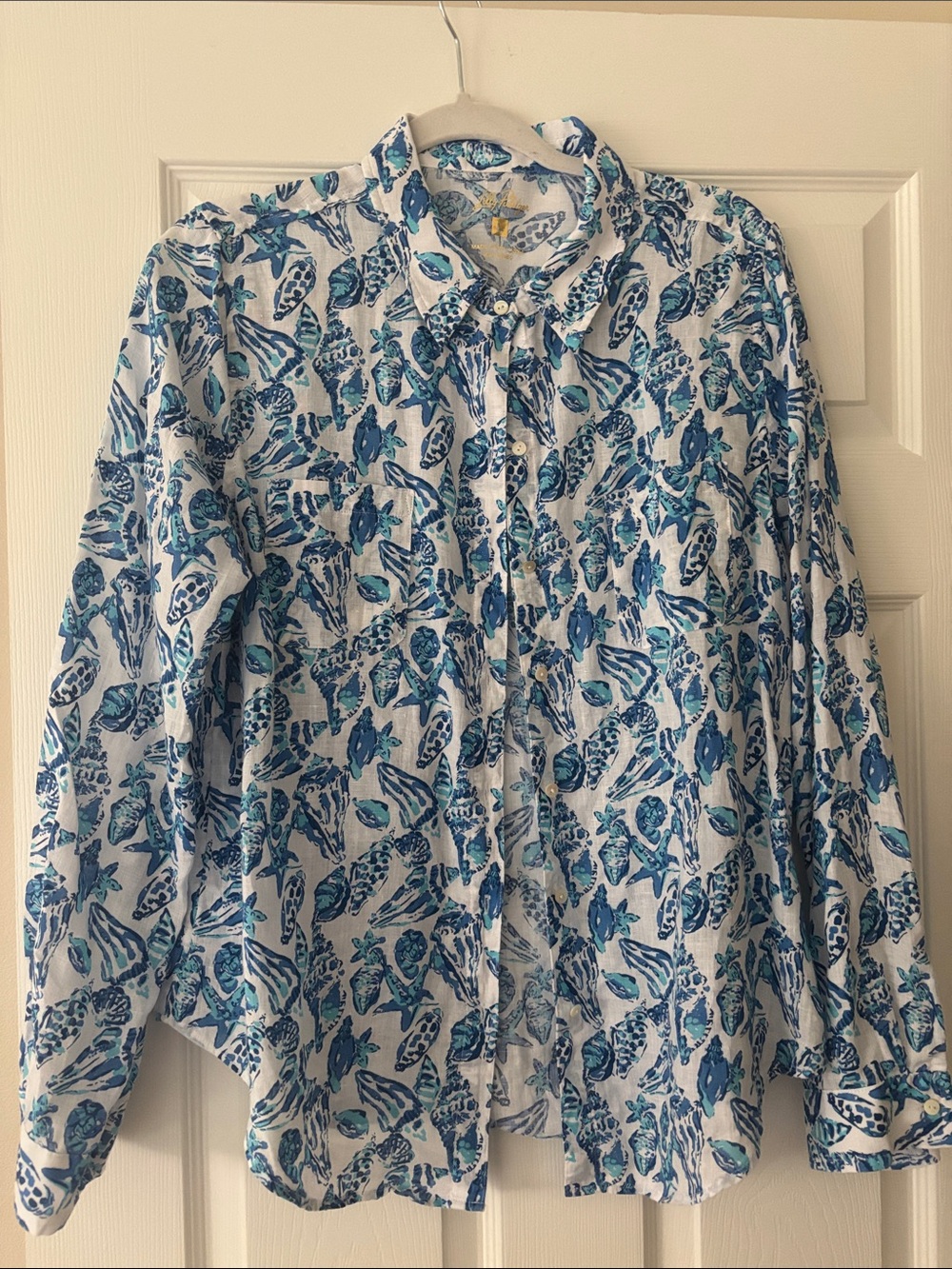 LIlly Pulitzer. Sea view button down linen top. - Picture 2 of 8